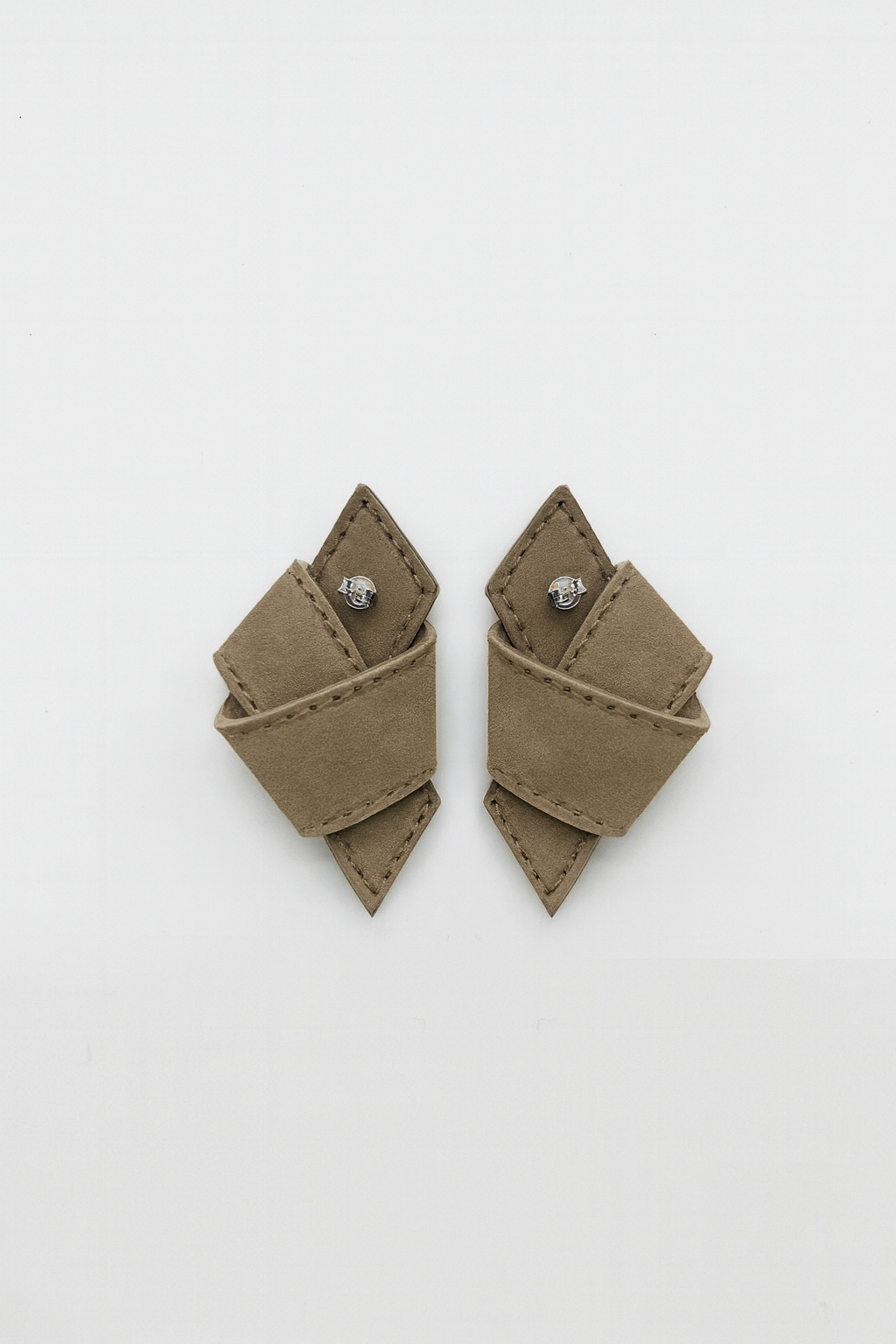 nodi die beige